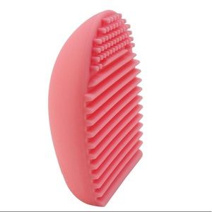 NEW 💄Brushegg Makeup Brush Cleaner💄